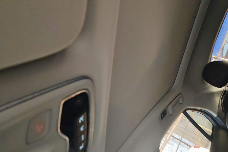 Used Lynk & Co 02 2019 1.5T DCT Two-Wheel Drive Sporty Version China VI Standard Headliner
