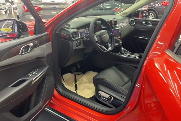 Used Lynk & Co 02 2019 1.5T DCT Two-Wheel Drive Pro Edition China VI Standard Interior 2