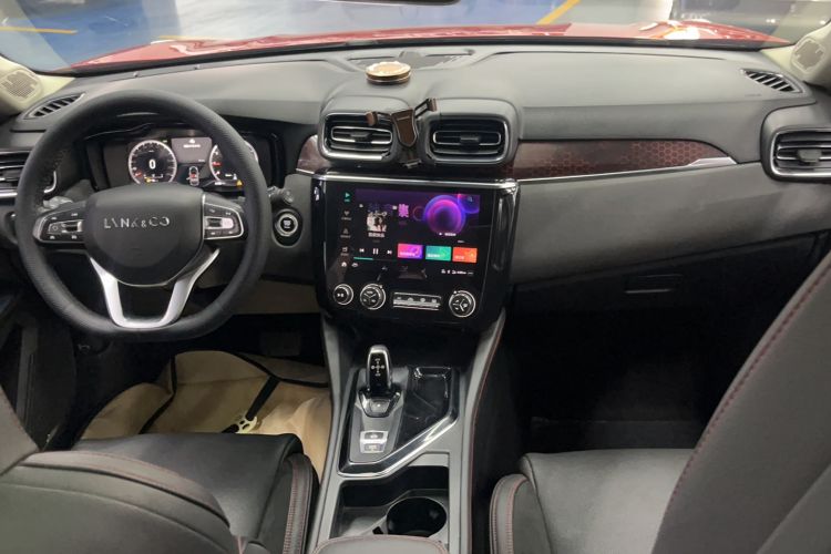 Used Lynk & Co 02 2019 1.5T DCT Two-Wheel Drive Pro Edition China VI Standard Interior 3