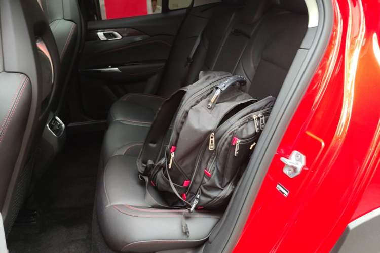 Used Lynk & Co 02 2019 1.5T DCT Two-Wheel Drive Pro Edition China VI Standard Left Rear Seat