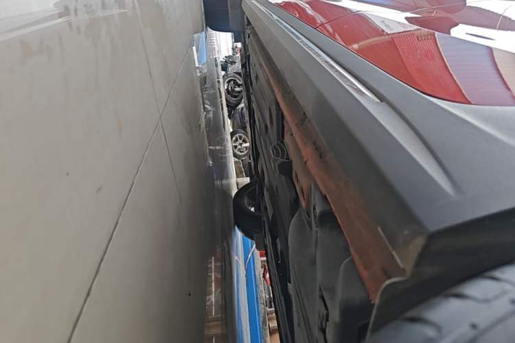 Used Lynk & Co 02 2019 1.5T DCT Two-Wheel Drive Pro Edition China VI Standard Left Side Sill