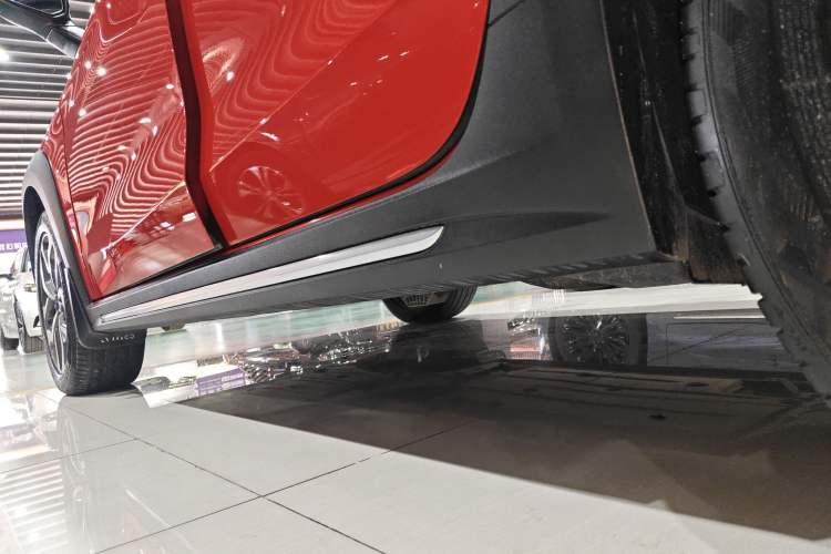 Used Lynk & Co 02 2019 1.5T DCT Two-Wheel Drive Pro Edition China VI Standard Left Side Sill