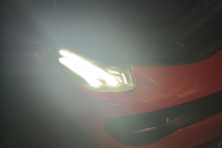 Used Lynk & Co 02 2019 1.5T DCT Two-Wheel Drive Shine Pro Edition China VI Standard Right Front Headlight