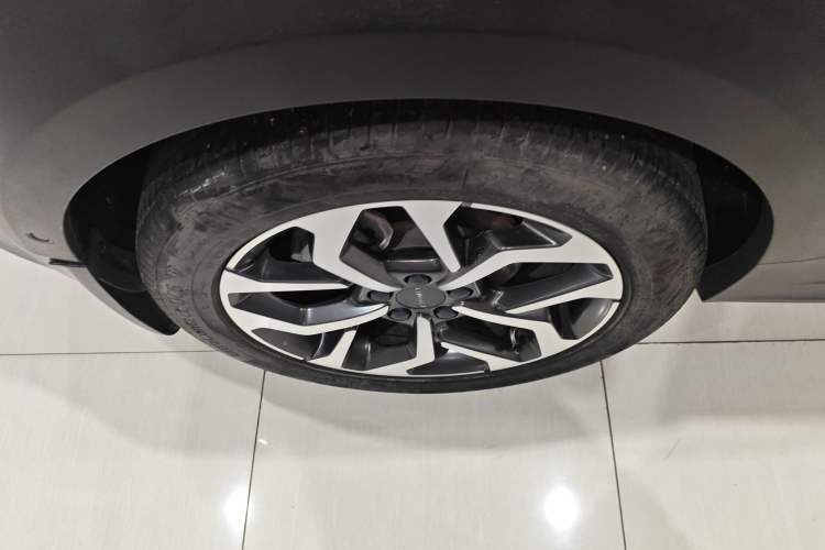 Used Lynk & Co 02 2019 1.5T DCT Two-Wheel Drive Pro Edition China VI Standard Right Rear Wheel Hub