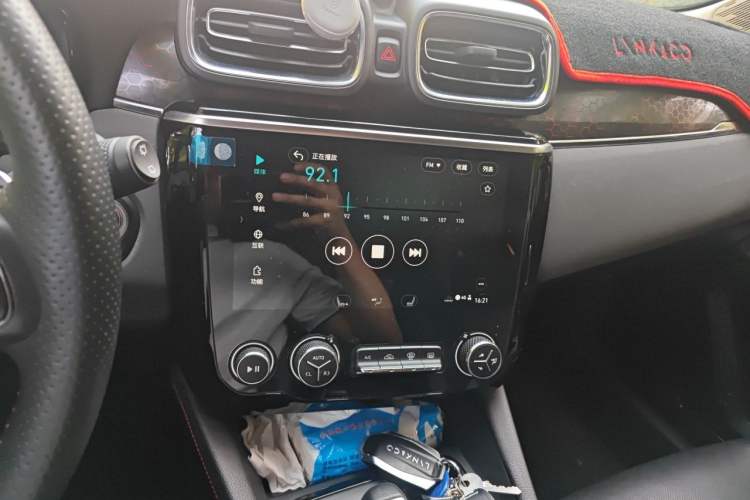 Used Lynk & Co 02 2019 High-Energy Edition 2.0T Automatic Two-Wheel Drive Rugged Version China VI Standard Audio And AC Panel