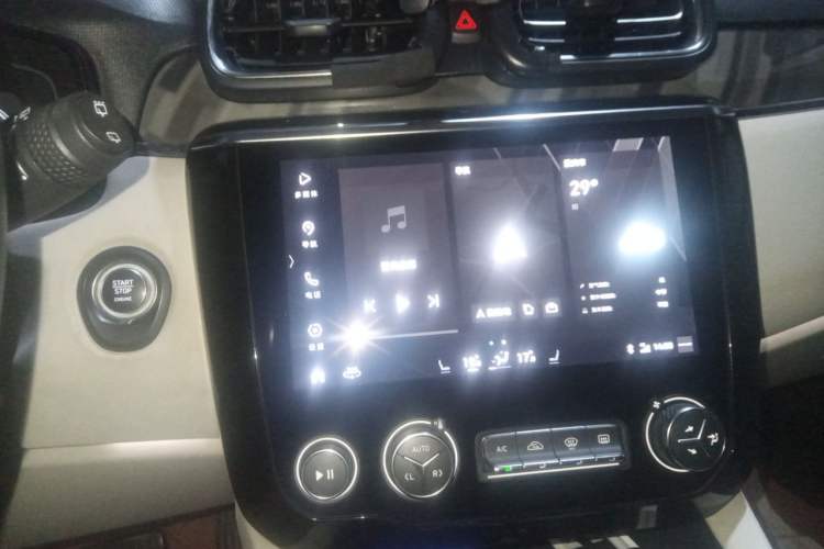 Used Lynk & Co 02 2019 1.5T DCT Two-Wheel Drive Shine Pro Edition China VI Standard Audio And AC Panel