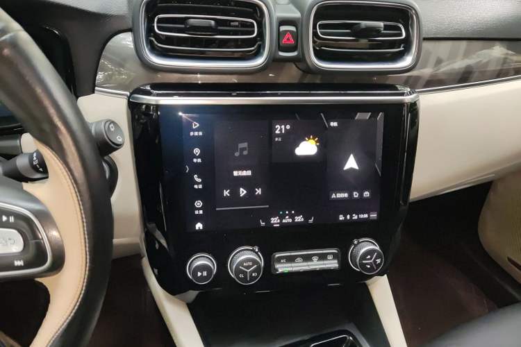 Used Lynk & Co 02 2019 1.5T DCT Two-Wheel Drive Shine Pro Edition China VI Standard Audio And AC Panel