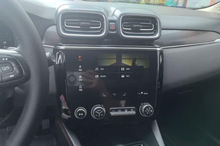 Used Lynk & Co 02 2019 1.5T DCT Two-Wheel Drive Sporty Version China VI Standard Audio And AC Panel