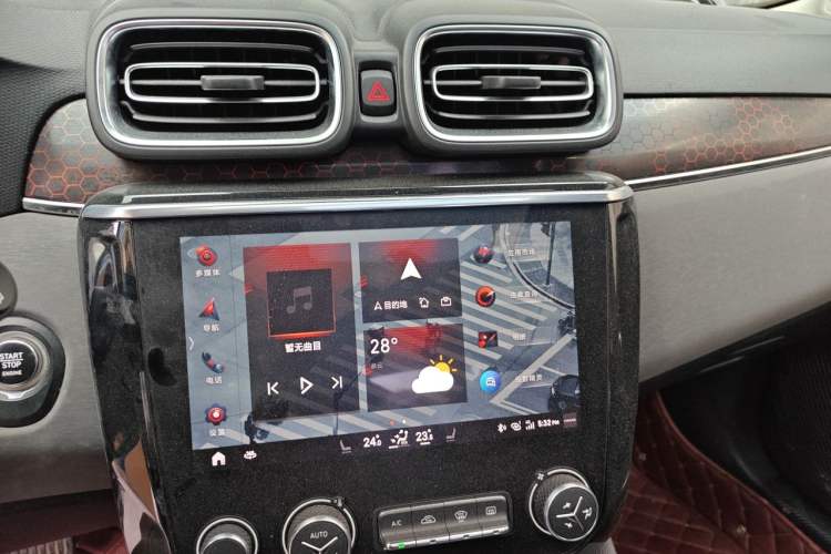 Used Lynk & Co 02 2019 1.5T DCT Two-Wheel Drive Pro Edition China VI Standard Audio And AC Panel