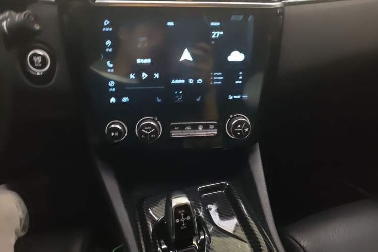 Used Lynk & Co 02 2019 1.5T DCT Two-Wheel Drive Pro Edition China VI Standard Audio And AC Panel