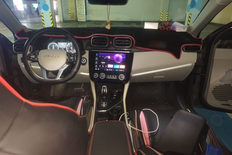 Used Lynk & Co 02 2019 1.5T DCT Two-Wheel Drive Shine Pro Edition China VI Standard Center Console