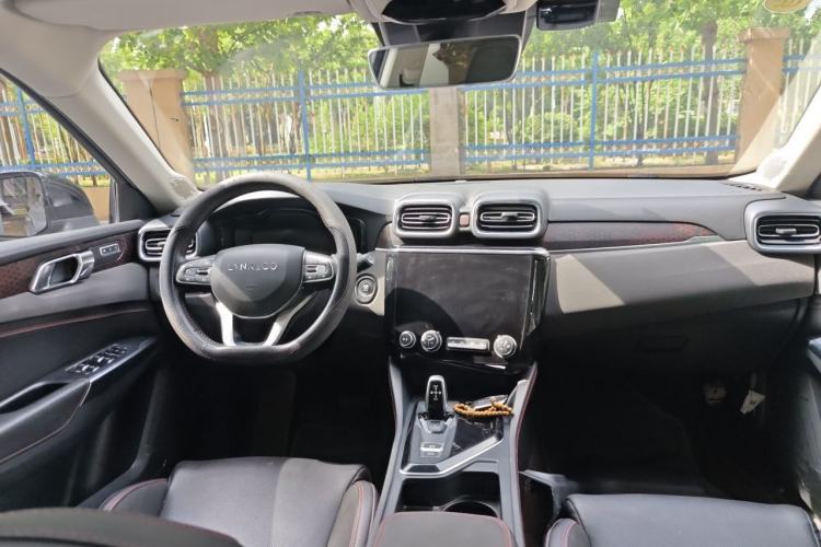 Used Lynk & Co 02 2019 1.5T DCT Two-Wheel Drive Pro Edition China VI Standard Center Console