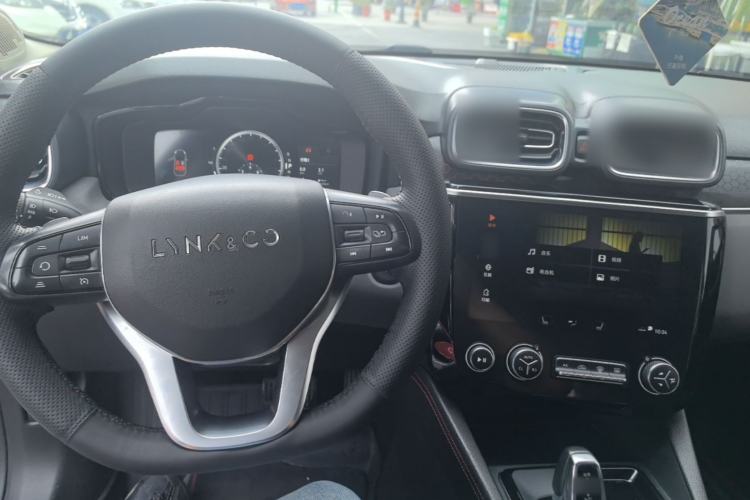 Used Lynk & Co 02 2019 1.5T DCT Two-Wheel Drive Sporty Version China VI Standard Center Console