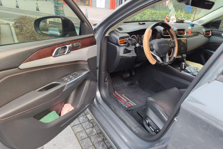 Used Lynk & Co 02 2019 1.5T DCT Two-Wheel Drive Pro Edition China VI Standard Driver Seat