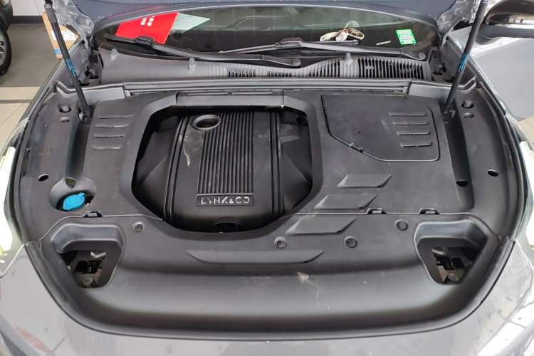 Used Lynk & Co 02 2019 1.5T DCT Two-Wheel Drive Shine Pro Edition China VI Standard Engine Bay