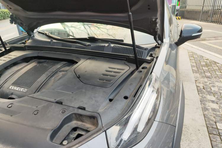 Used Lynk & Co 02 2019 1.5T DCT Two-Wheel Drive Pro Edition China VI Standard Engine Bay Left