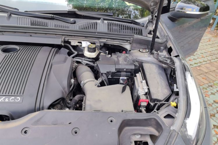 Used Lynk & Co 02 2019 1.5T DCT Two-Wheel Drive Pro Edition China VI Standard Engine Bay Left