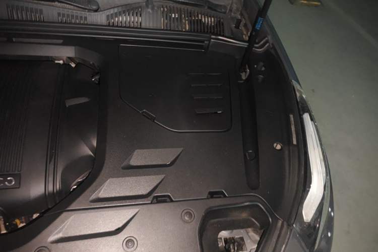 Used Lynk & Co 02 2019 1.5T DCT Two-Wheel Drive Sporty Version China VI Standard Engine Bay Left