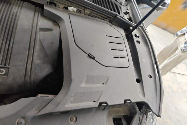Used Lynk & Co 02 2019 1.5T DCT Two-Wheel Drive Pro Edition China VI Standard Engine Bay Left