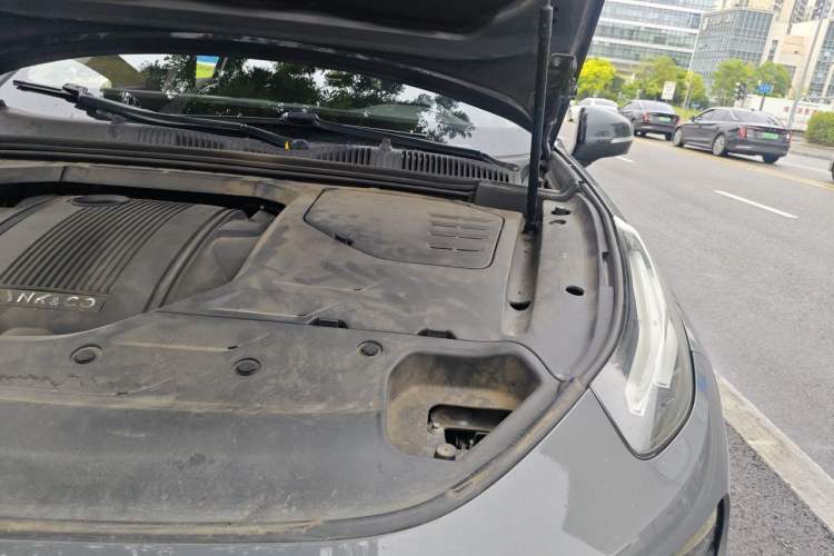 Used Lynk & Co 02 2019 1.5T DCT Two-Wheel Drive Pro Edition China VI Standard Engine Bay Left
