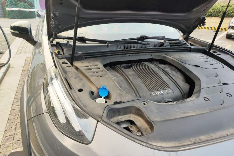 Used Lynk & Co 02 2019 1.5T DCT Two-Wheel Drive Pro Edition China VI Standard Engine Bay Right