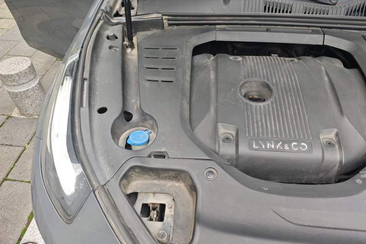 Used Lynk & Co 02 2019 High-Energy Edition 2.0T Automatic Two-Wheel Drive Shine Pro Edition China VI Standard Engine Bay Right