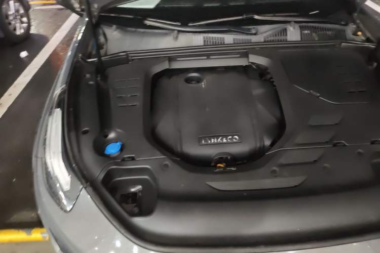 Used Lynk & Co 02 2019 1.5T DCT Two-Wheel Drive Pro Edition China VI Standard Engine Bay Right
