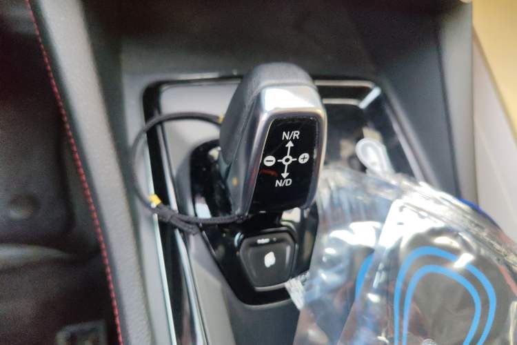 Used Lynk & Co 02 2019 1.5T DCT Two-Wheel Drive Pro Edition China VI Standard Gear Lever