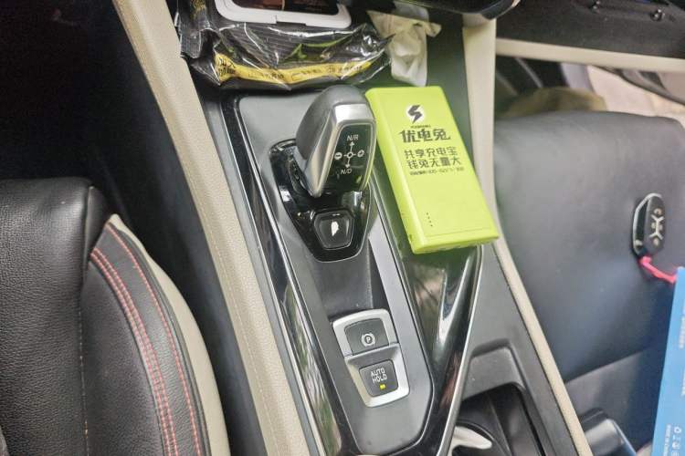 Used Lynk & Co 02 2019 High-Energy Edition 2.0T Automatic Two-Wheel Drive Shine Pro Edition China VI Standard Gear Lever