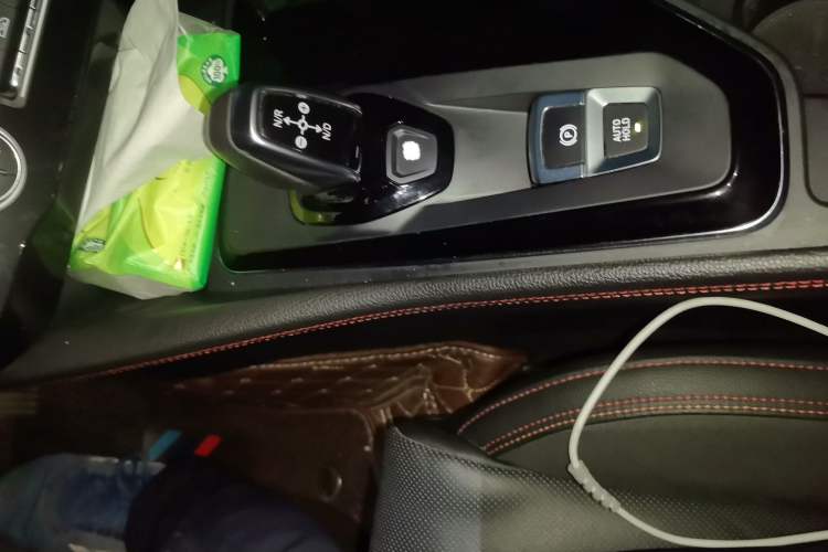 Used Lynk & Co 02 2019 1.5T DCT Two-Wheel Drive Zhaoban Version China VI Standard Gear Lever