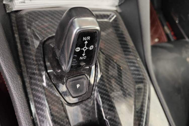 Used Lynk & Co 02 2019 1.5T DCT Two-Wheel Drive Pro Edition China VI Standard Gear Lever
