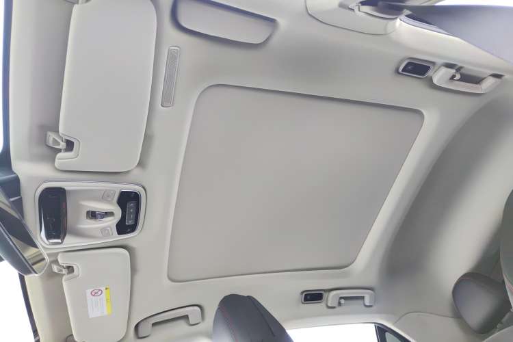 Used Lynk & Co 02 2019 1.5T DCT Two-Wheel Drive Pro Edition China VI Standard Headliner