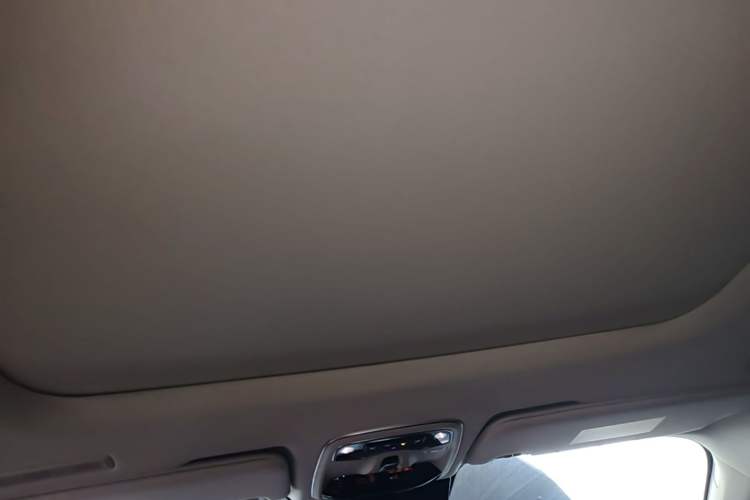 Used Lynk & Co 02 2019 1.5T DCT Two-Wheel Drive Shine Pro Edition China VI Standard Headliner