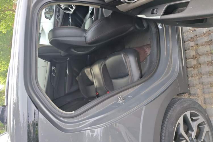 Used Lynk & Co 02 2019 1.5T DCT Two-Wheel Drive Pro Edition China VI Standard Left Rear Seat