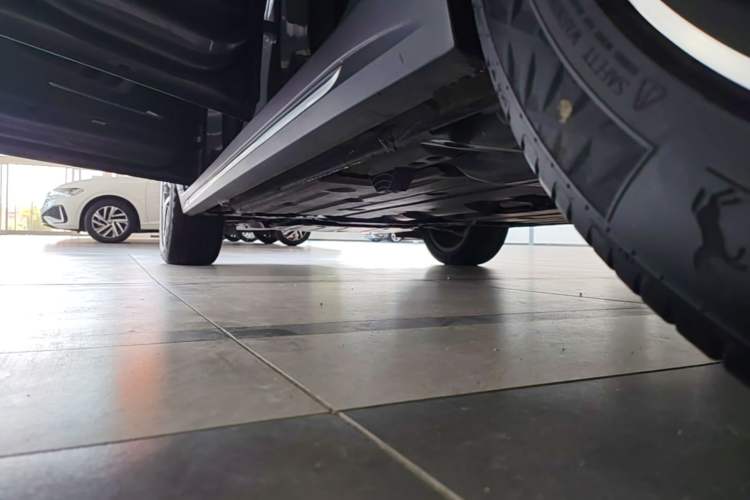 Used Lynk & Co 02 2019 1.5T DCT Two-Wheel Drive Shine Pro Edition China VI Standard Left Side Sill