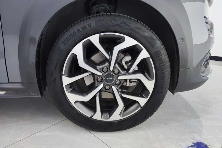 Used Lynk & Co 02 2019 1.5T DCT Two-Wheel Drive Pro Edition China VI Standard Right Front Wheel Hub