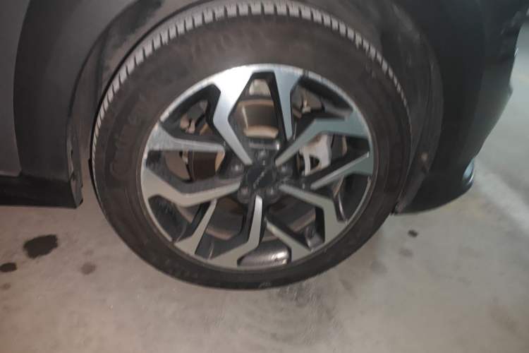 Used Lynk & Co 02 2019 1.5T DCT Two-Wheel Drive Sporty Version China VI Standard Right Front Wheel Hub
