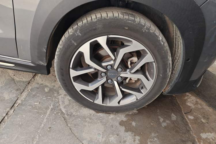 Used Lynk & Co 02 2019 1.5T DCT Two-Wheel Drive Pro Edition China VI Standard Right Front Wheel Hub