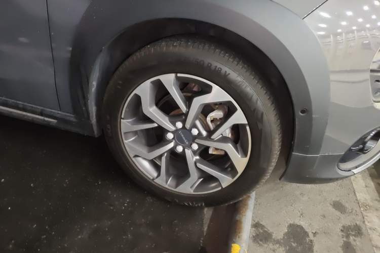 Used Lynk & Co 02 2019 1.5T DCT Two-Wheel Drive Pro Edition China VI Standard Right Front Wheel Hub