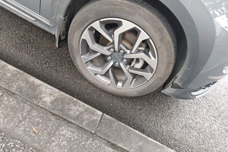 Used Lynk & Co 02 2019 1.5T DCT Two-Wheel Drive Pro Edition China VI Standard Right Front Wheel Hub