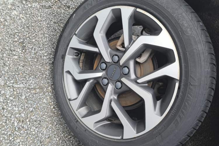 Used Lynk & Co 02 2019 1.5T DCT Two-Wheel Drive Sporty Version China VI Standard Right Rear Wheel Hub
