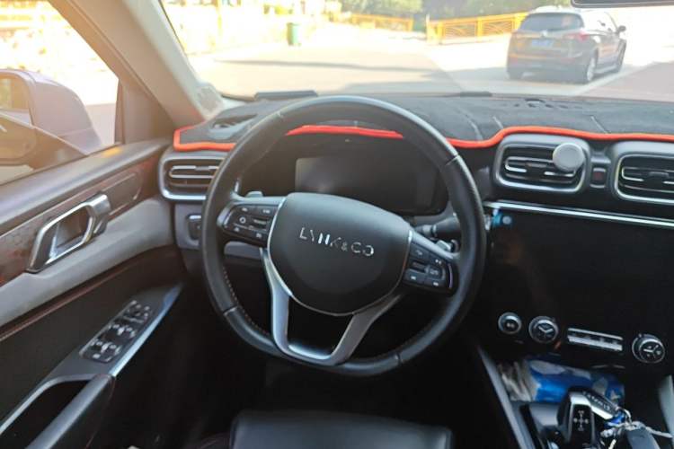 Used Lynk & Co 02 2019 High-Energy Edition 2.0T Automatic Two-Wheel Drive Rugged Version China VI Standard Steering Wheel