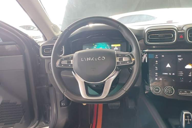 Used Lynk & Co 02 2019 1.5T DCT Two-Wheel Drive Shine Pro Edition China VI Standard Steering Wheel