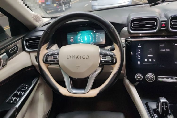Used Lynk & Co 02 2019 1.5T DCT Two-Wheel Drive Shine Pro Edition China VI Standard Steering Wheel