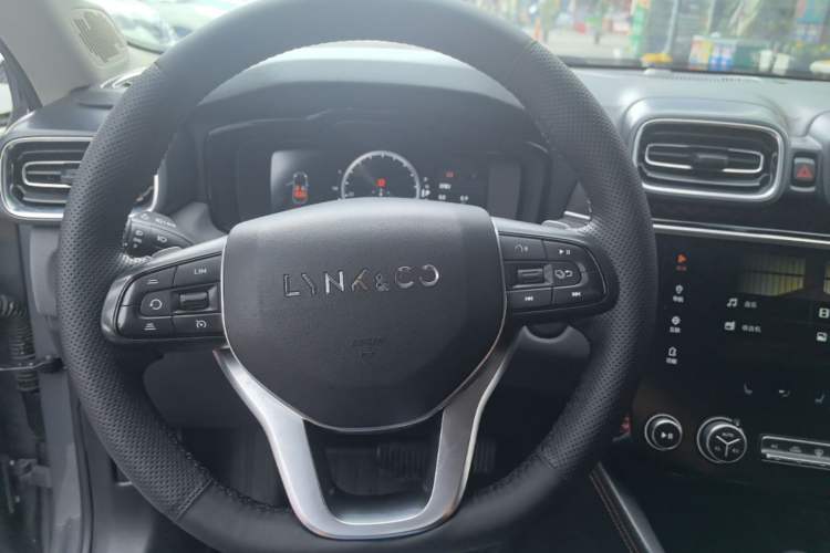Used Lynk & Co 02 2019 1.5T DCT Two-Wheel Drive Sporty Version China VI Standard Steering Wheel