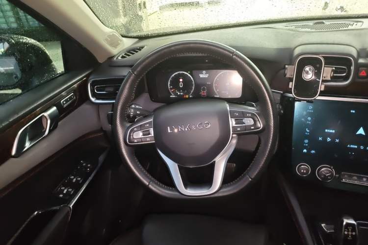 Used Lynk & Co 02 2019 1.5T DCT Two-Wheel Drive Pro Edition China VI Standard Steering Wheel
