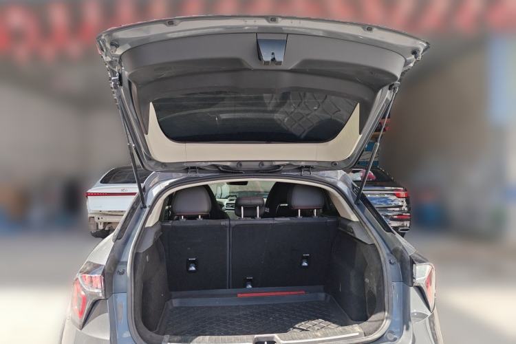 Used Lynk & Co 02 2019 1.5T DCT Two-Wheel Drive Pro Edition China VI Standard Trunk