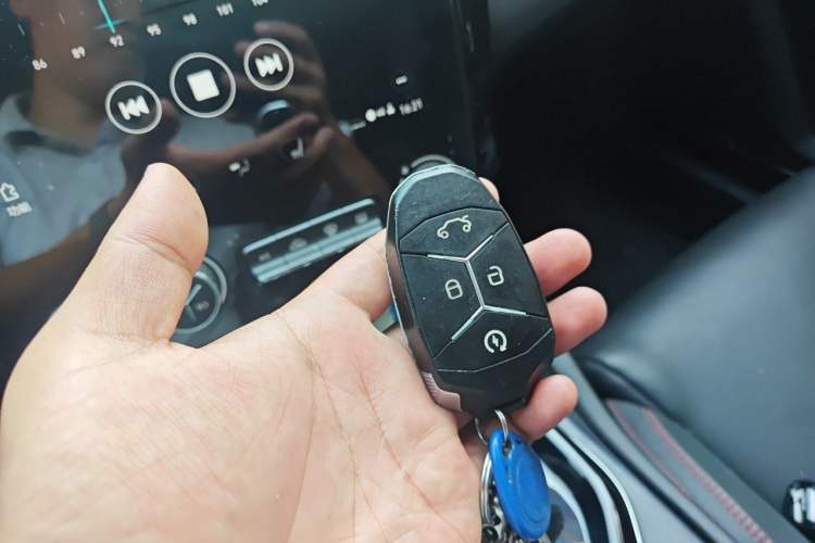 Used Lynk & Co 02 2019 High-Energy Edition 2.0T Automatic Two-Wheel Drive Rugged Version China VI Standard Vehicle Key