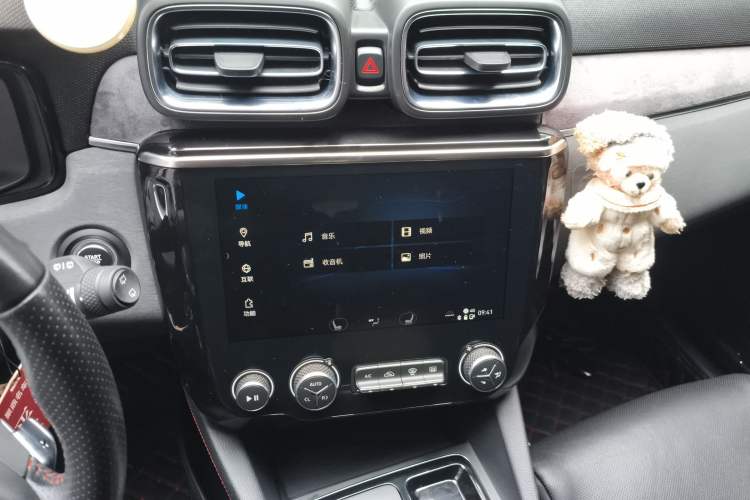 Used Lynk & Co 02 2019 High-Energy Edition 2.0T Automatic Two-Wheel Drive Rugged Version China VI Standard Audio And AC Panel