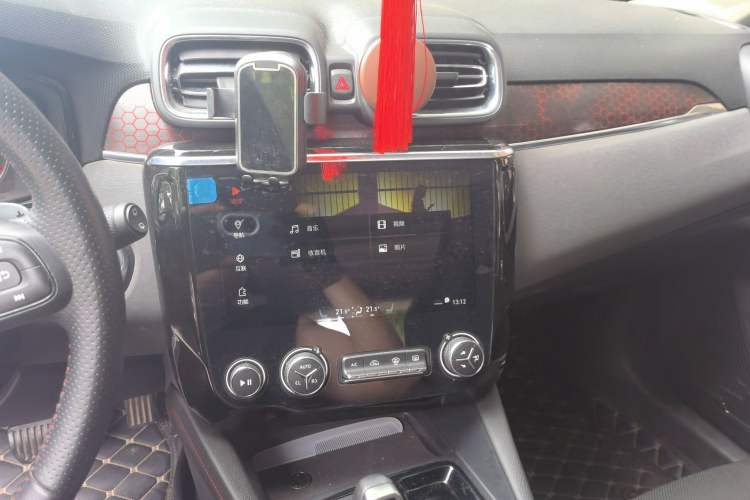Used Lynk & Co 02 2019 1.5T DCT Two-Wheel Drive Sporty Version China VI Standard Audio And AC Panel